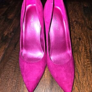 Nine West Fuchsia Suede Pumps size 6